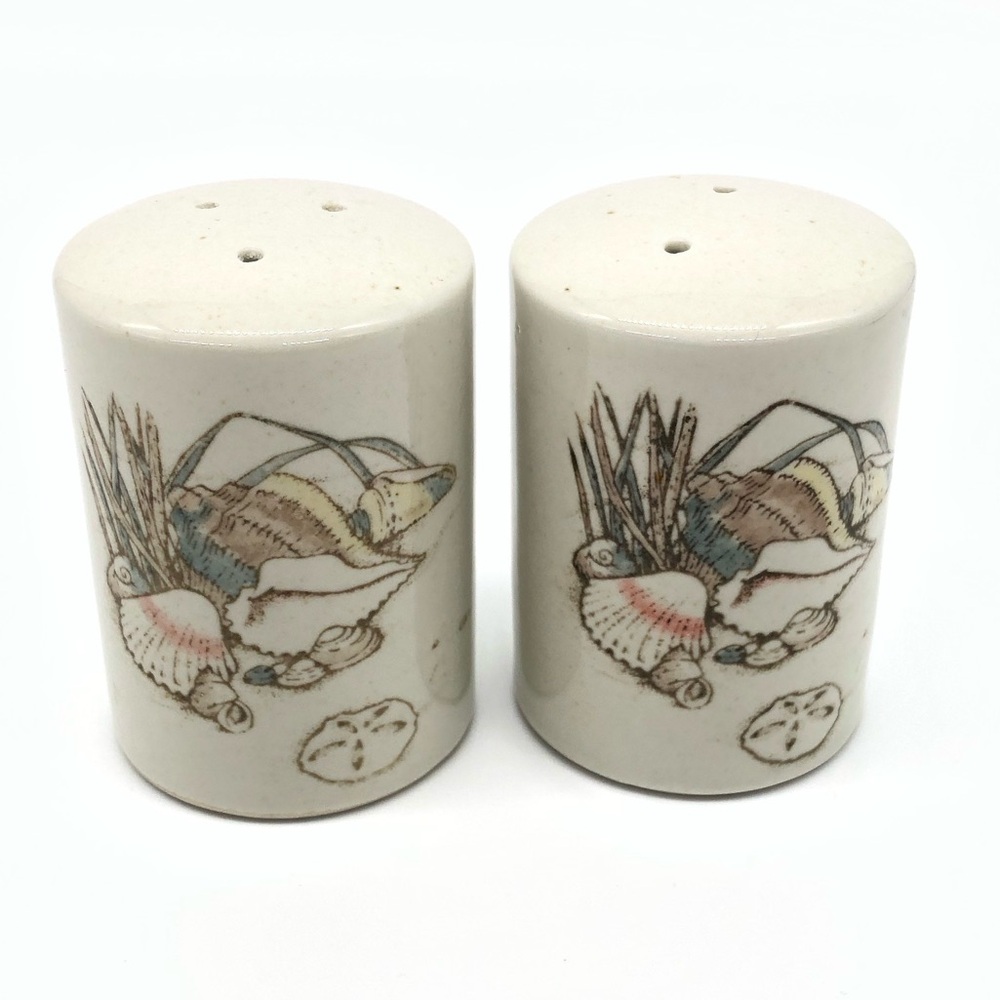 Vintage Otagiri Beach Sea Shell Coastal Salt & Pepper Shakers